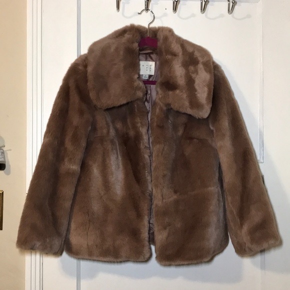 Faux fur jacket - Picture 2 of 4